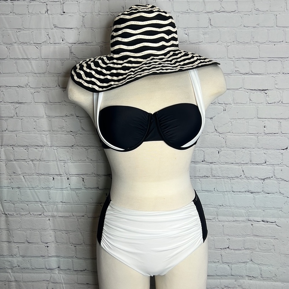 Black and White Bikini 👙